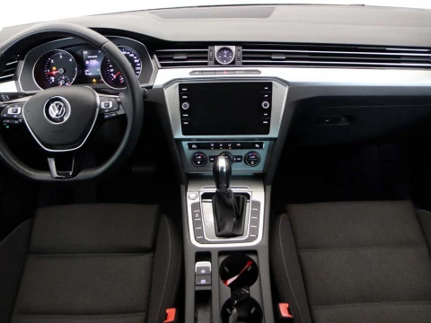 Volkswagen PASSAT 1.6 TDI 88KW DSG ADVANCE 4P