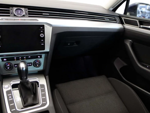 Volkswagen PASSAT 1.6 TDI 88KW DSG ADVANCE 4P