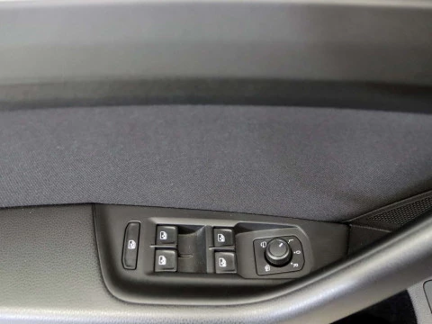 Volkswagen PASSAT 1.6 TDI 88KW DSG ADVANCE 4P