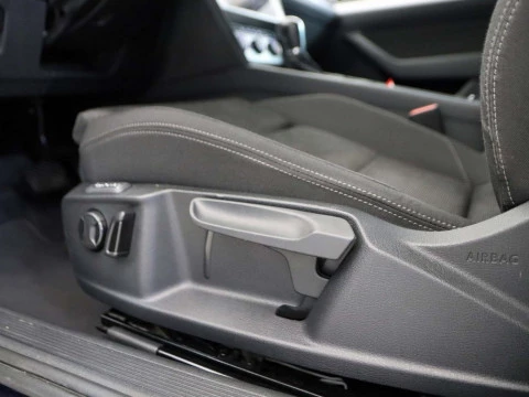 Volkswagen PASSAT 1.6 TDI 88KW DSG ADVANCE 4P