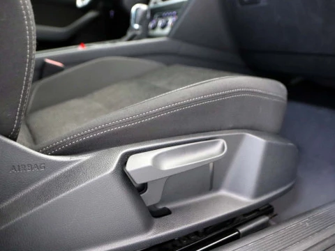 Volkswagen PASSAT 1.6 TDI 88KW DSG ADVANCE 4P