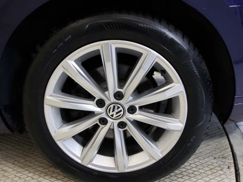Volkswagen PASSAT 1.6 TDI 88KW DSG ADVANCE 4P