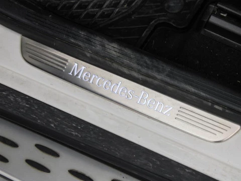 Mercedes-Benz Clase GLC GLC 220 D 4MATIC AUTO 170 5P