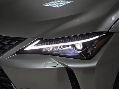 Lexus UX 2.0 300h UX Plus