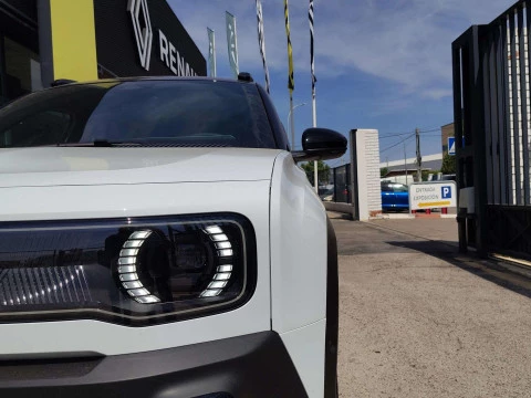 Renault 4 E-Tech Renault  Iconiq autonomia confort 110kW