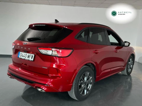 Ford Kuga ST-Line 2.5 Duratec FHEV 140kW Auto