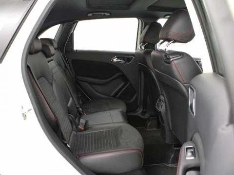 Mercedes-Benz Clase B B 200 D SPORT AMG 136 5P