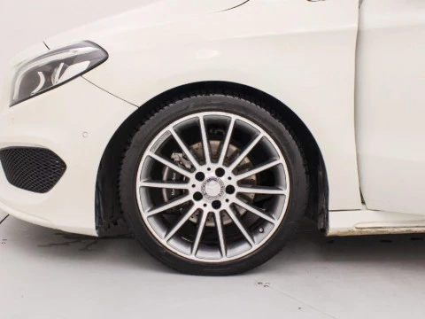 Mercedes-Benz Clase B B 200 D SPORT AMG 136 5P