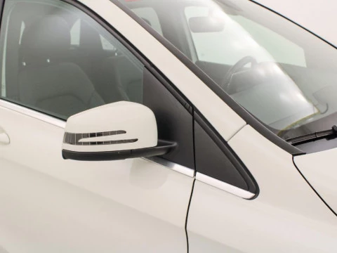 Mercedes-Benz Clase B B 200 D SPORT AMG 136 5P