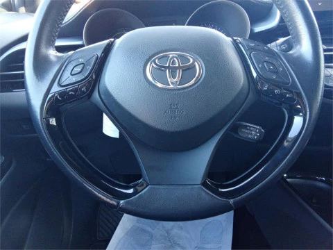 Toyota C-HR 5P ADVANCE 180H e-CVT
