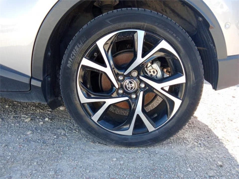 Toyota C-HR 5P ADVANCE 180H e-CVT
