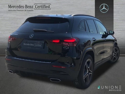 Mercedes-Benz GLA  200 d