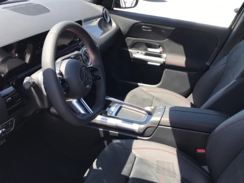 Mercedes-Benz GLA  200 d