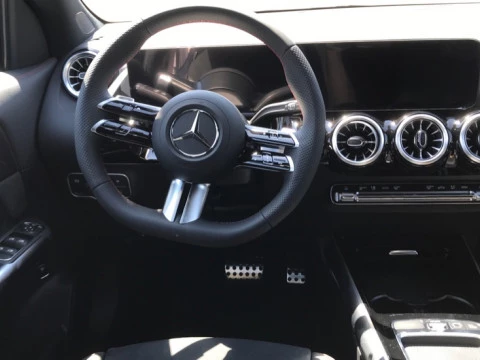 Mercedes-Benz GLA  200 d