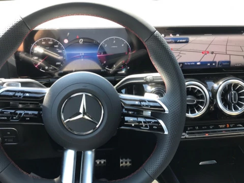 Mercedes-Benz GLA  200 d