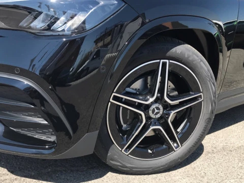 Mercedes-Benz GLA  200 d