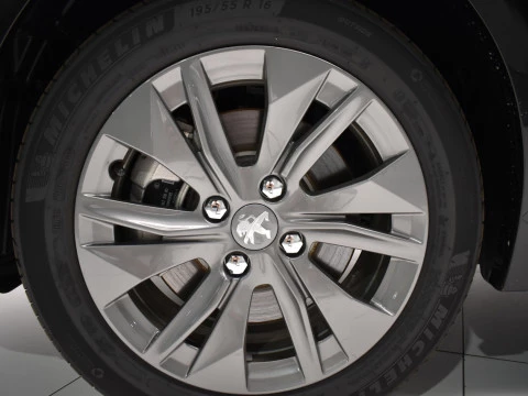 Peugeot e-208 Eléctrico Allure Pack