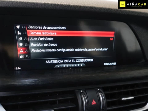 Alfa Romeo Stelvio 2.2 Diesel  RWD 118 kW (160 CV)