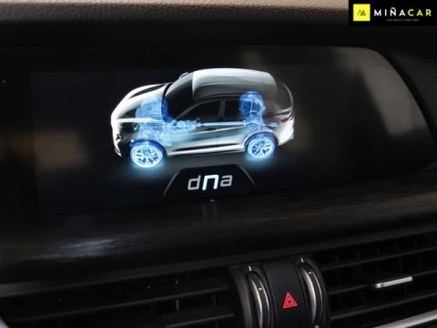 Alfa Romeo Stelvio 2.2 Diesel  RWD 118 kW (160 CV)