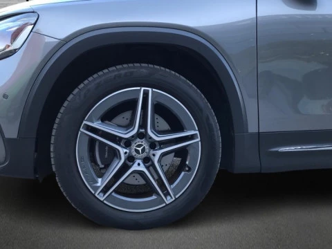 Mercedes-Benz GLB  200 d