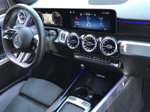 Mercedes-Benz GLB  200 d