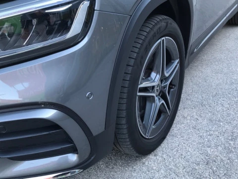 Mercedes-Benz GLB  200 d