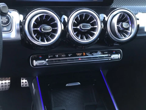 Mercedes-Benz GLB  200 d