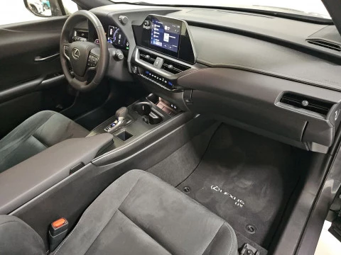 Lexus UX 2.0 300h UX Plus