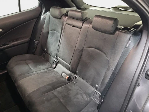 Lexus UX 2.0 300h UX Plus