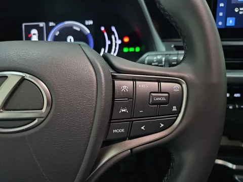 Lexus UX 2.0 300h UX Plus