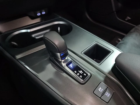 Lexus UX 2.0 300h UX Plus