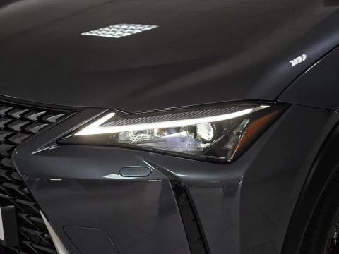 Lexus UX 2.0 300h UX Plus