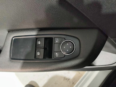 Renault Clio Authentic SCe 49 kW (67CV)