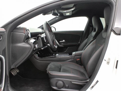 Mercedes-Benz CLA 220D