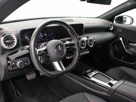 Mercedes-Benz CLA 220D