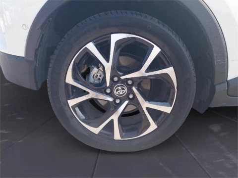 Toyota C-HR 5P Advance 180H e-CVT