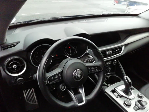 Alfa Romeo Stelvio 2.2 Diésel 140kW (190CV) Sprint+ Q4