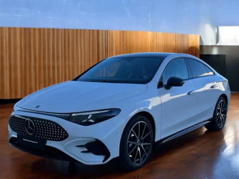 Mercedes-Benz CLA  250+ con tecnologia EQ
