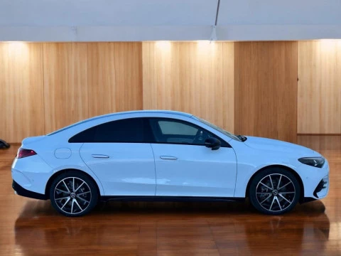 Mercedes-Benz CLA  250+ con tecnologia EQ