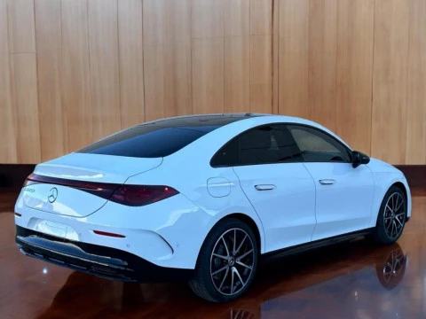 Mercedes-Benz CLA  250+ con tecnologia EQ