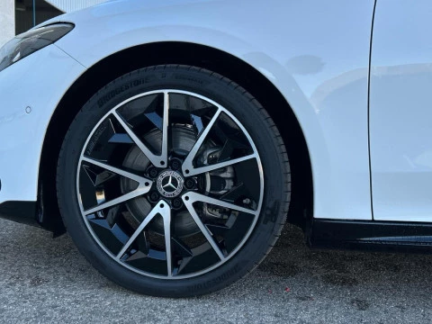 Mercedes-Benz CLA  250+ con tecnologia EQ