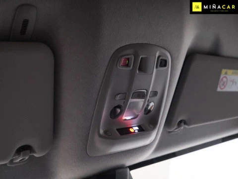 Peugeot Expert Combi BlueHDi 180 S&S Long EAT8 132 kW (180 CV)