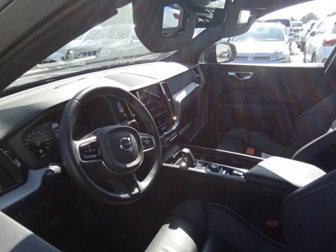 Volvo XC60 2.0 T6 AWD Recharge R-Design Auto