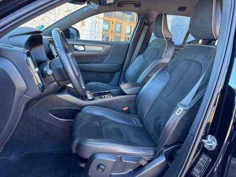 Volvo XC40 1.5 T4 Twin Recharge R-Design Auto