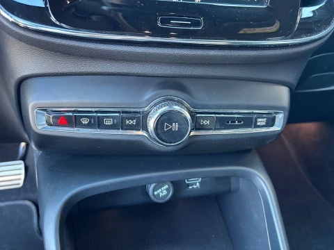 Volvo XC40 1.5 T4 Twin Recharge R-Design Auto