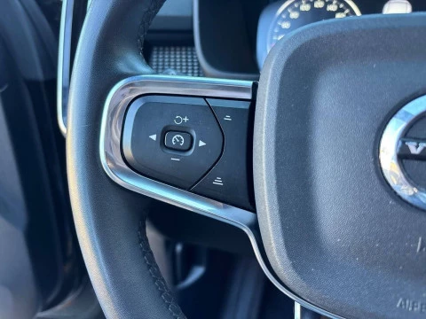 Volvo XC40 1.5 T4 Twin Recharge R-Design Auto