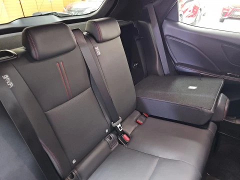 Lexus LBX 1.5 136cv HEV Elegant+ Black