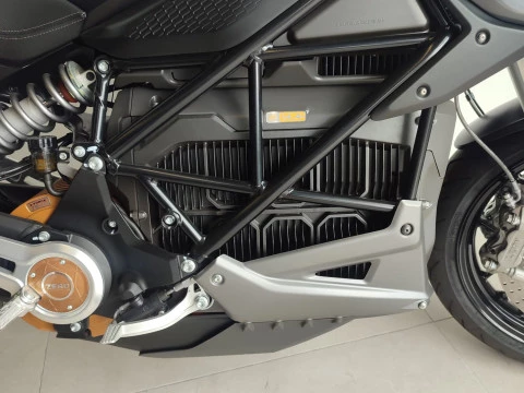 Zero SR ZF 15.6 + Zero SR ZF 15.6 +