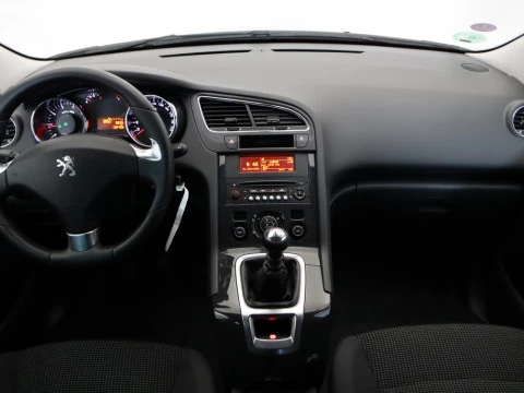 Peugeot 5008 1.2 PURETECH 96KW S&S STYLE 5P 7 PLAZAS