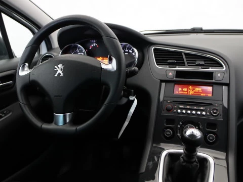 Peugeot 5008 1.2 PURETECH 96KW S&S STYLE 5P 7 PLAZAS